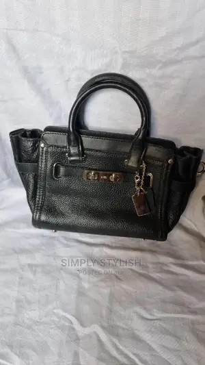 Coach Medium/Small Handbag Shoulder Bag