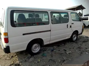Toyota HiAce 2007 White