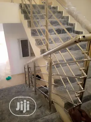 Stainless Staircase Top-Notch Railing