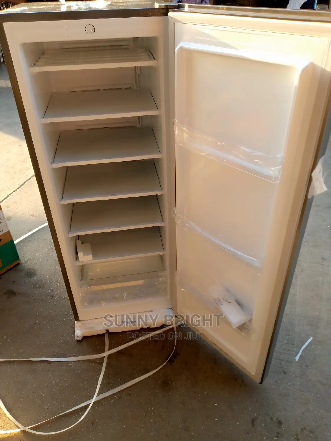 Hisense Standing Freezer 190liters