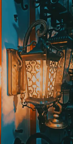 Bronze Outdoor Gate/Pillar Lamp