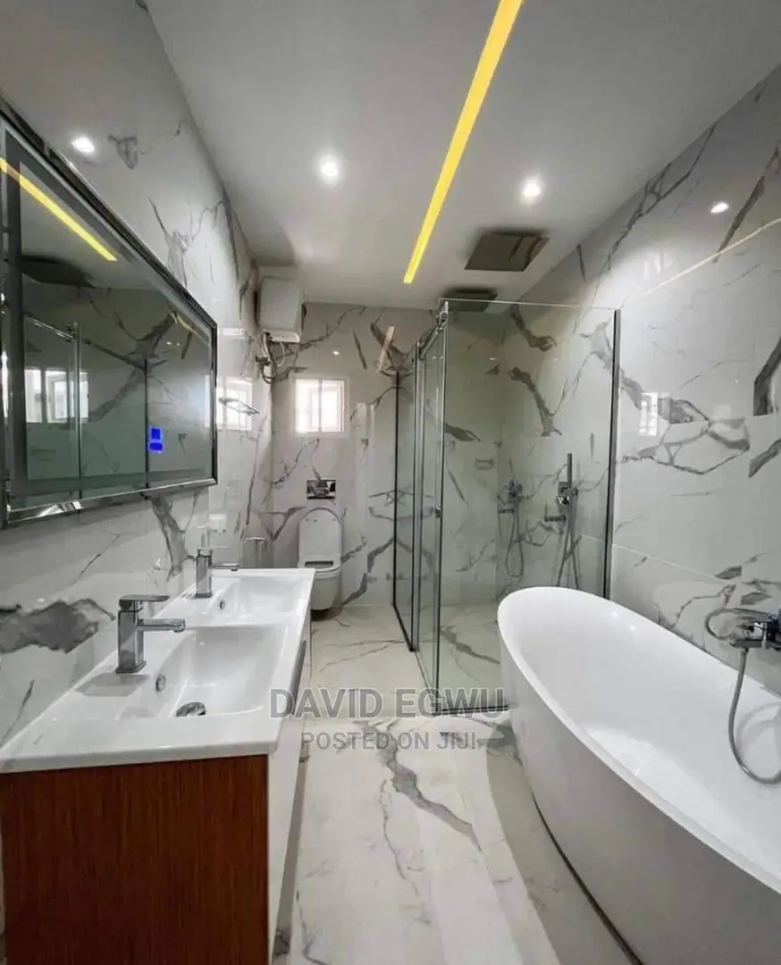 Bath Cubicle