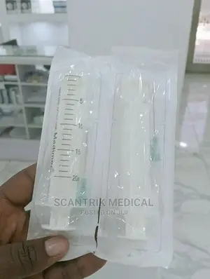 Medical Disposable Syringe and Needie 20ml