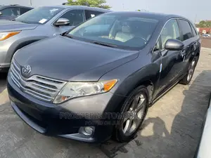 Toyota Venza V6 AWD 2011 Gray
