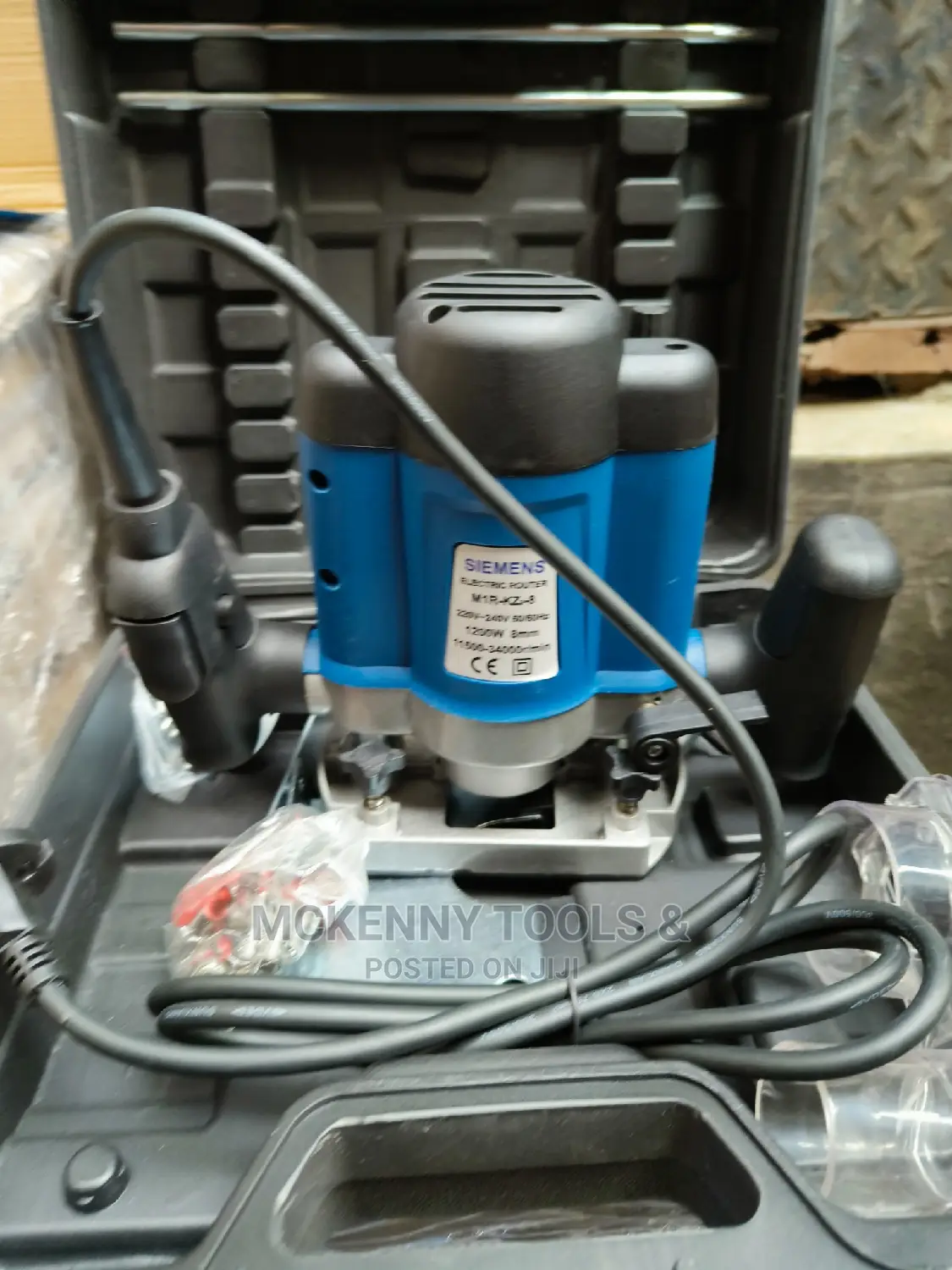 Plunge Cutting Router, 1200 W