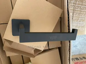 Black L Tissue Holder