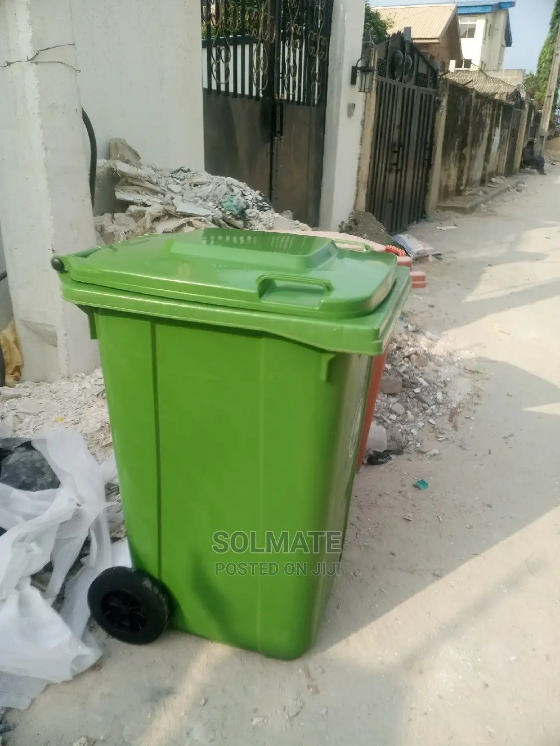 360 Litre Wheelie Bin With 2 Rubber Tyres