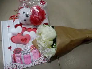 Lovers Package (Cream Bouquet, a Little Teddy Fancy Bag)