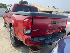 Toyota Tacoma 2020 Red