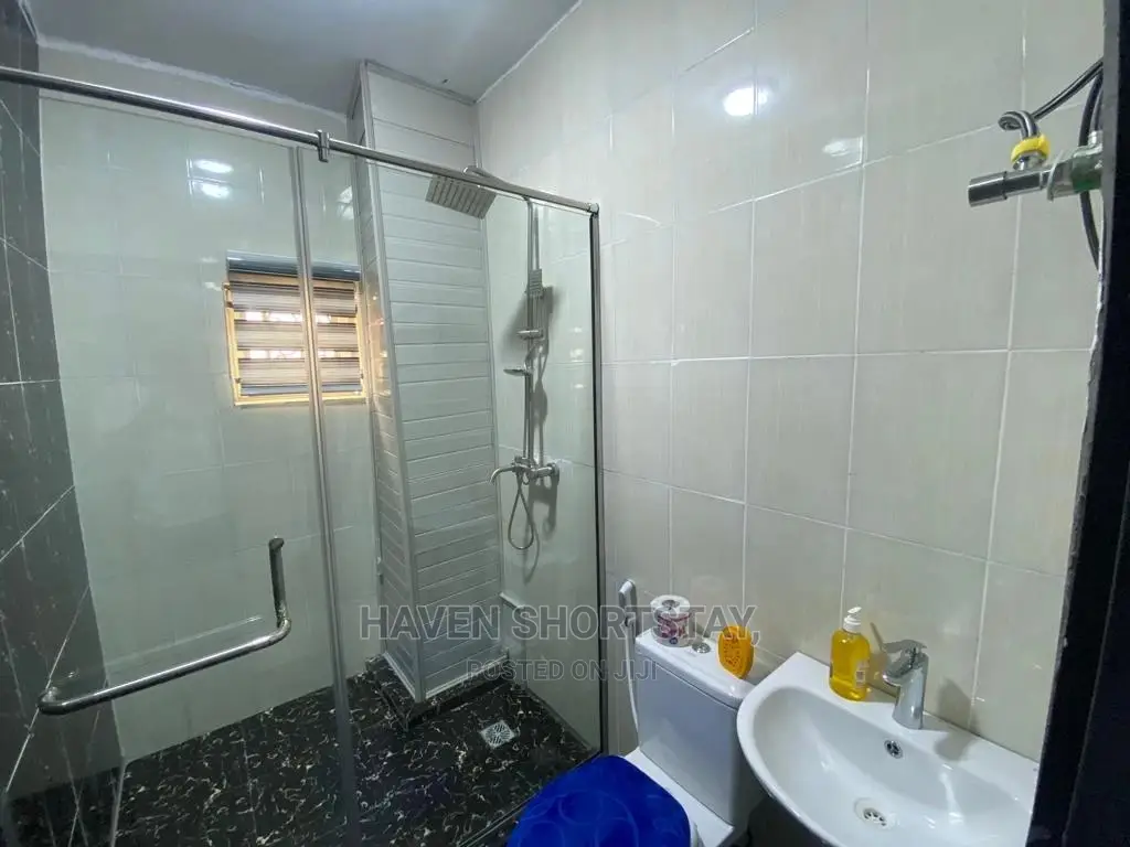 3-Bedroom Luxury Flat for Shortlet Inside Magodo Shangisha