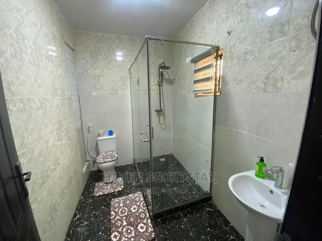 3-Bedroom Luxury Flat for Shortlet Inside Magodo Shangisha