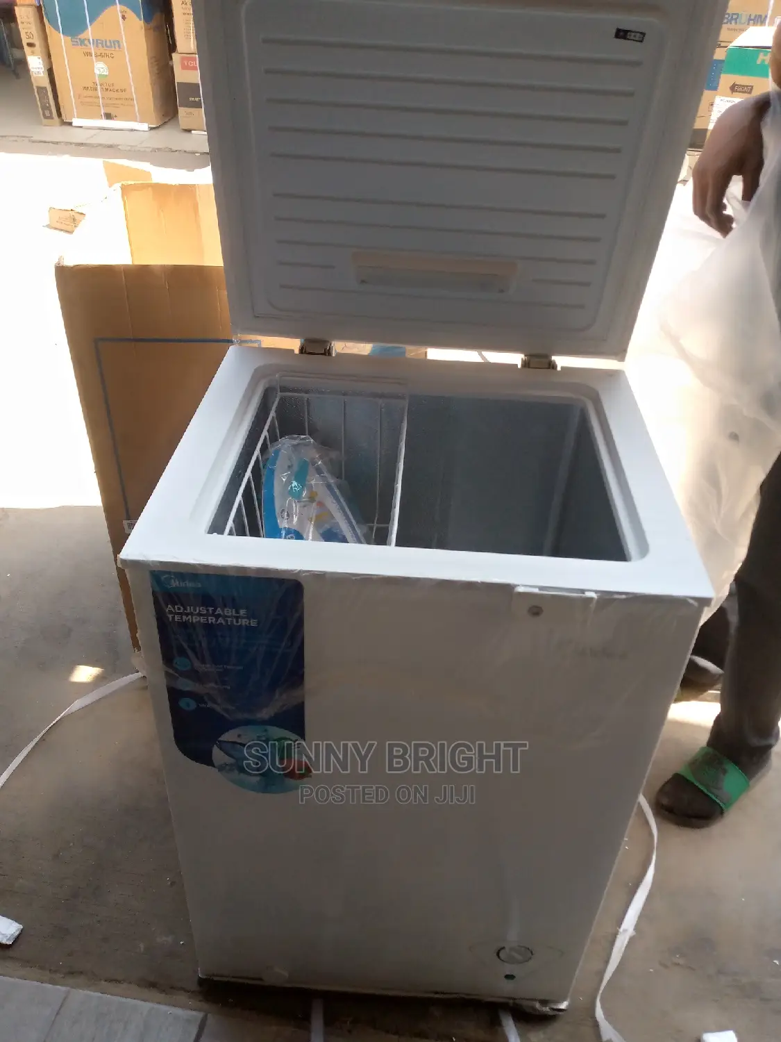 Midea Table Top Fridge 100liters