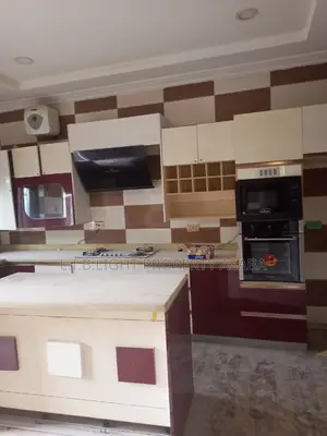 4bdrm Duplex in L.T.B Light, Oshimili South for rent