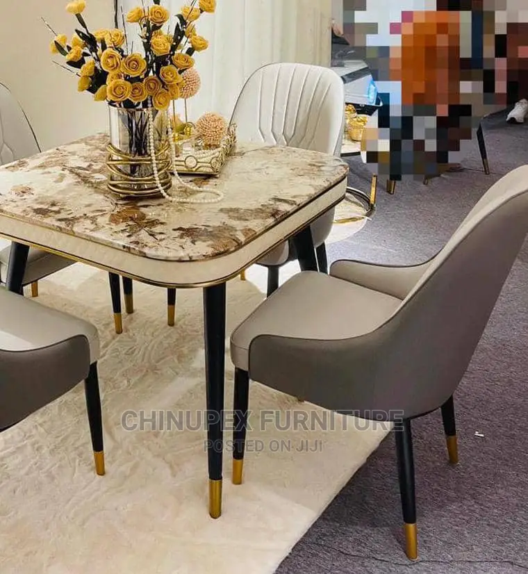 4 Seaters Dinning Table
