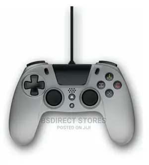 Gioteck VX4 Wired Titanium Controller on Playstation 4