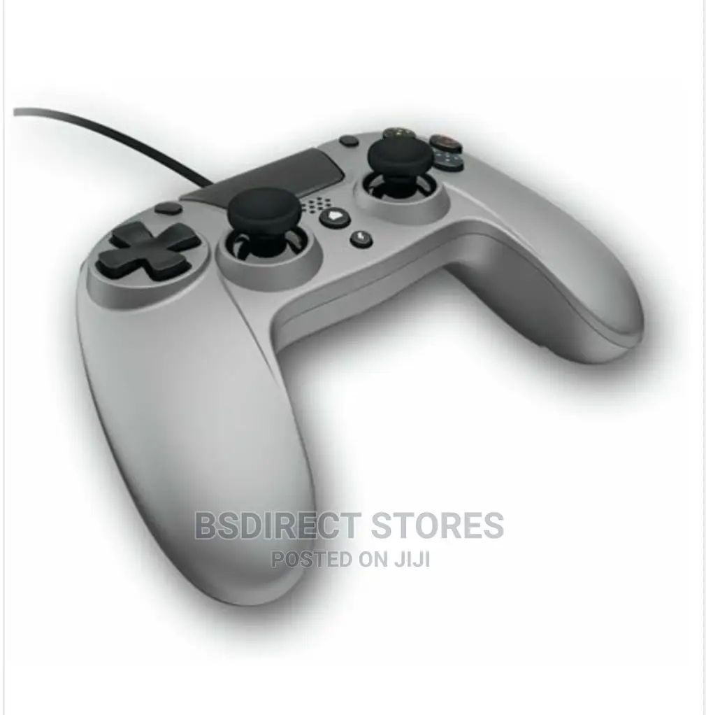 Gioteck VX4 Wired Titanium Controller on Playstation 4