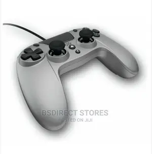 Gioteck VX4 Wired Titanium Controller on Playstation 4
