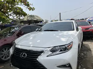 Lexus ES 350 FWD 2016 White