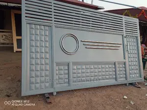 Circle Croam Design Sliding Gate