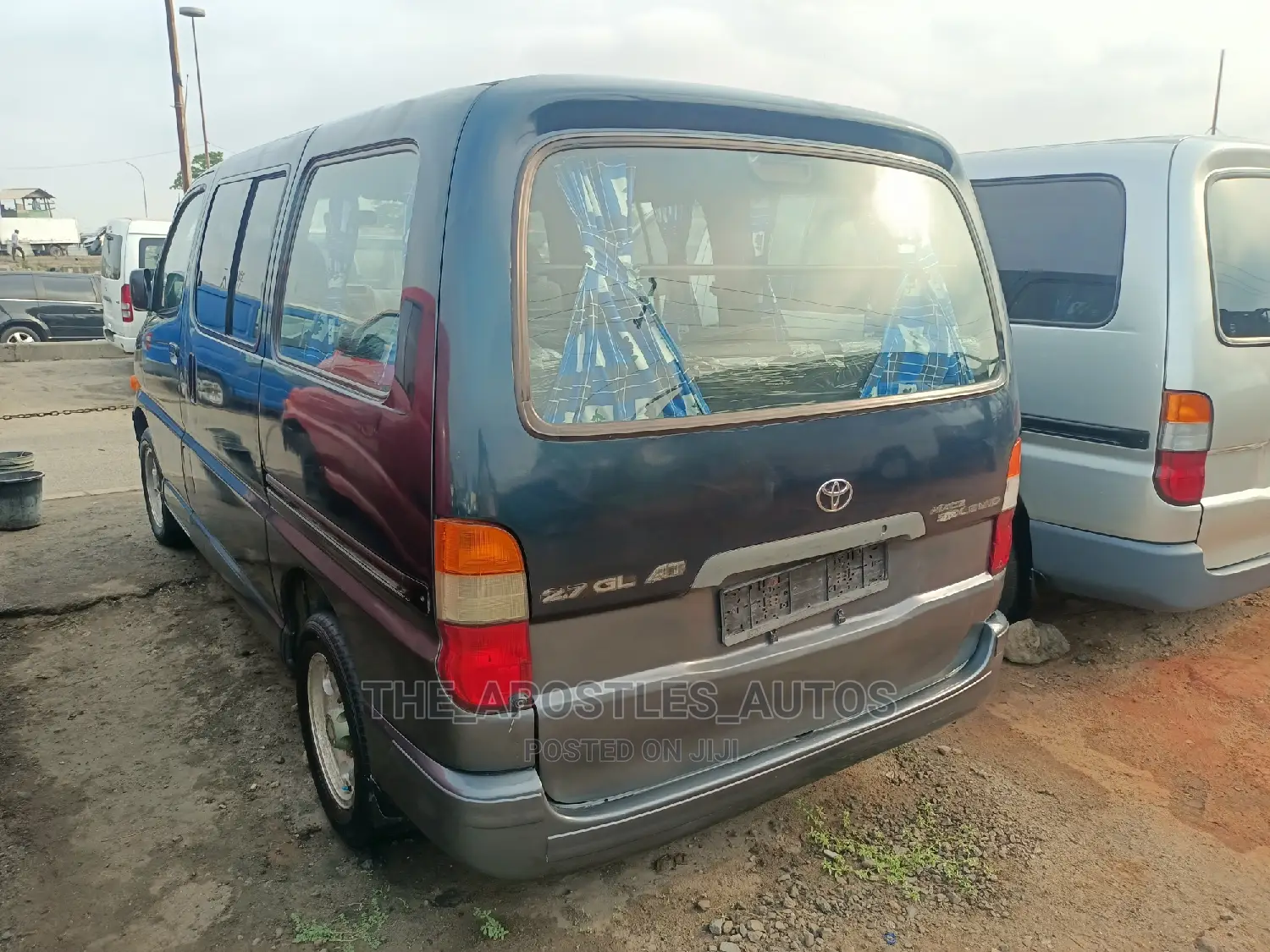Toyota HiAce 2002 Blue