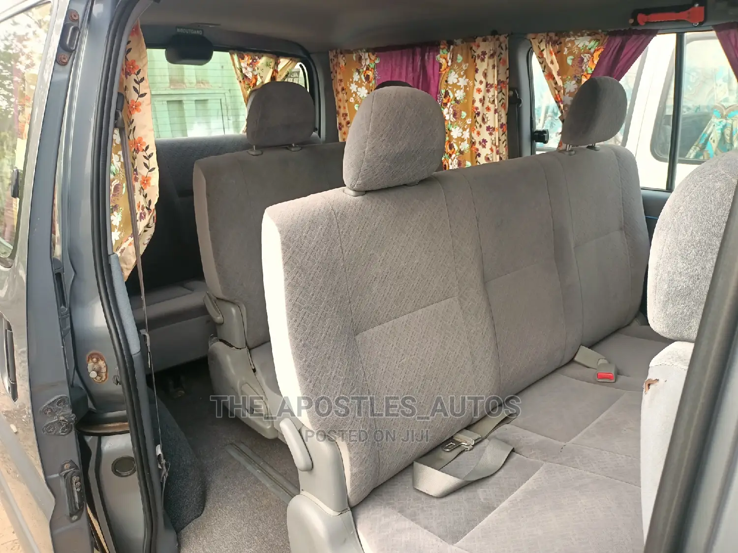 Toyota HiAce 2000 Grey