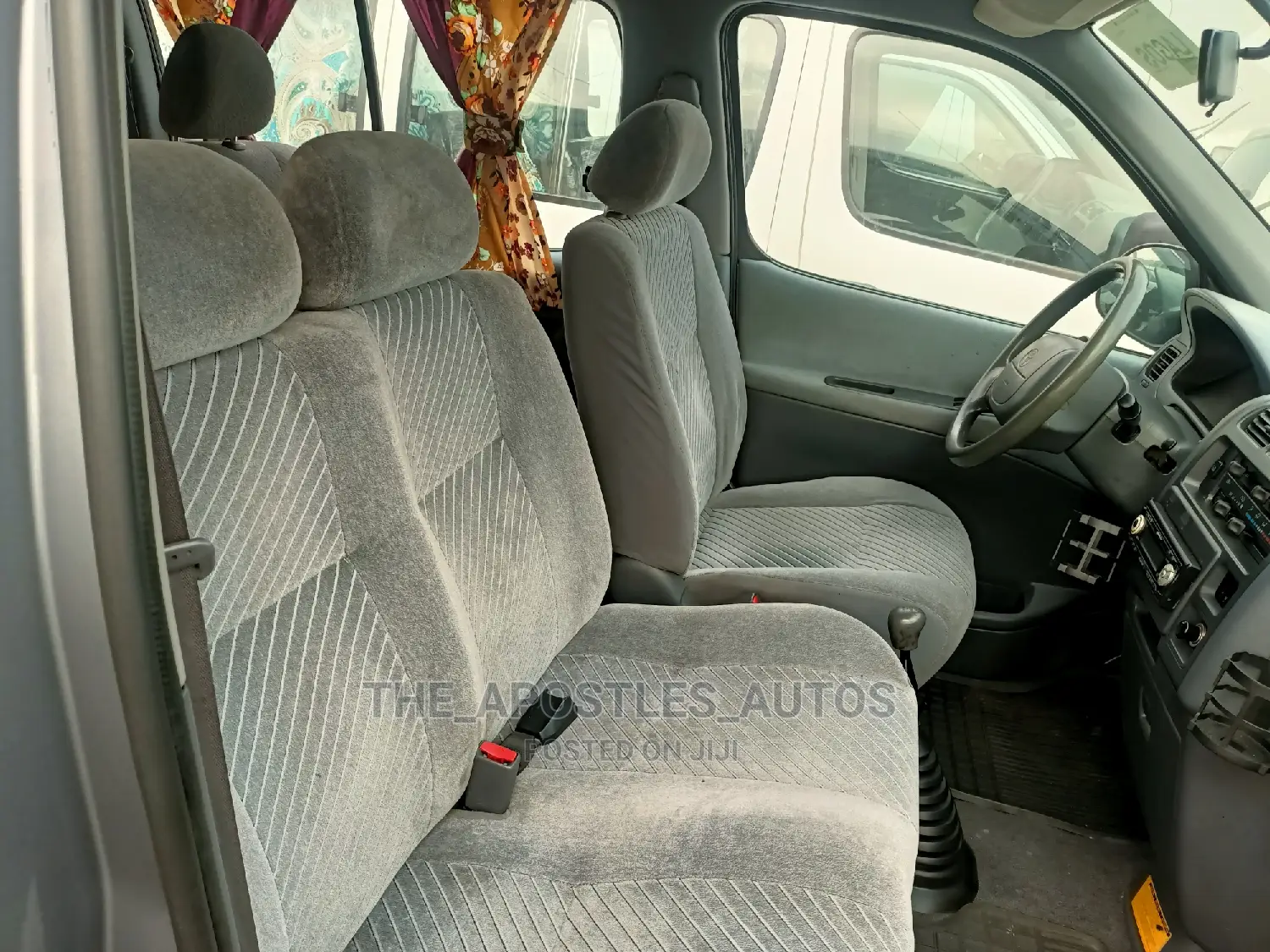 Toyota HiAce 2000 Grey