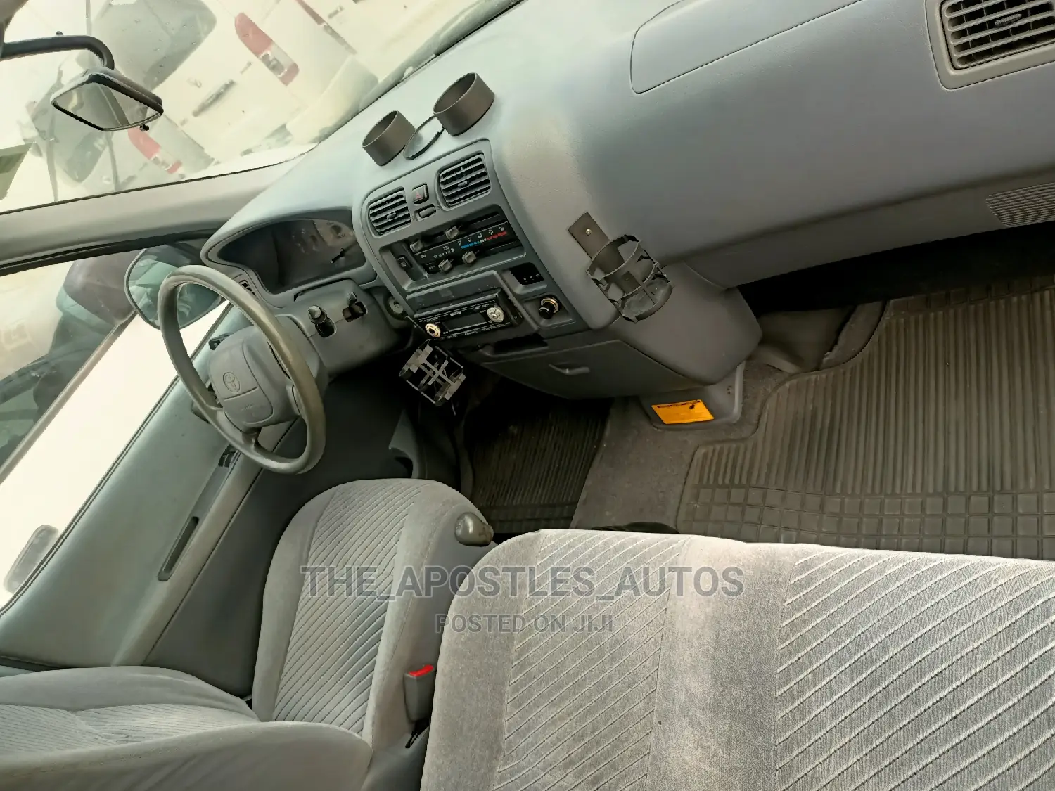 Toyota HiAce 2000 Grey