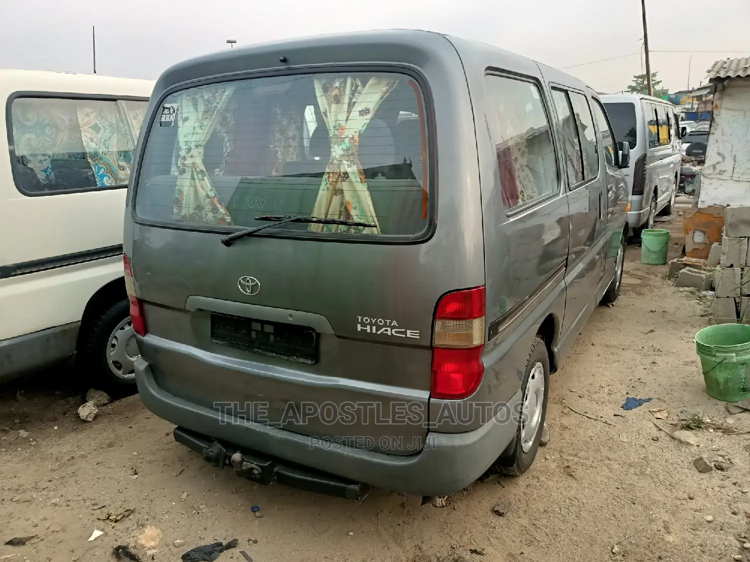 Toyota HiAce 2000 Grey