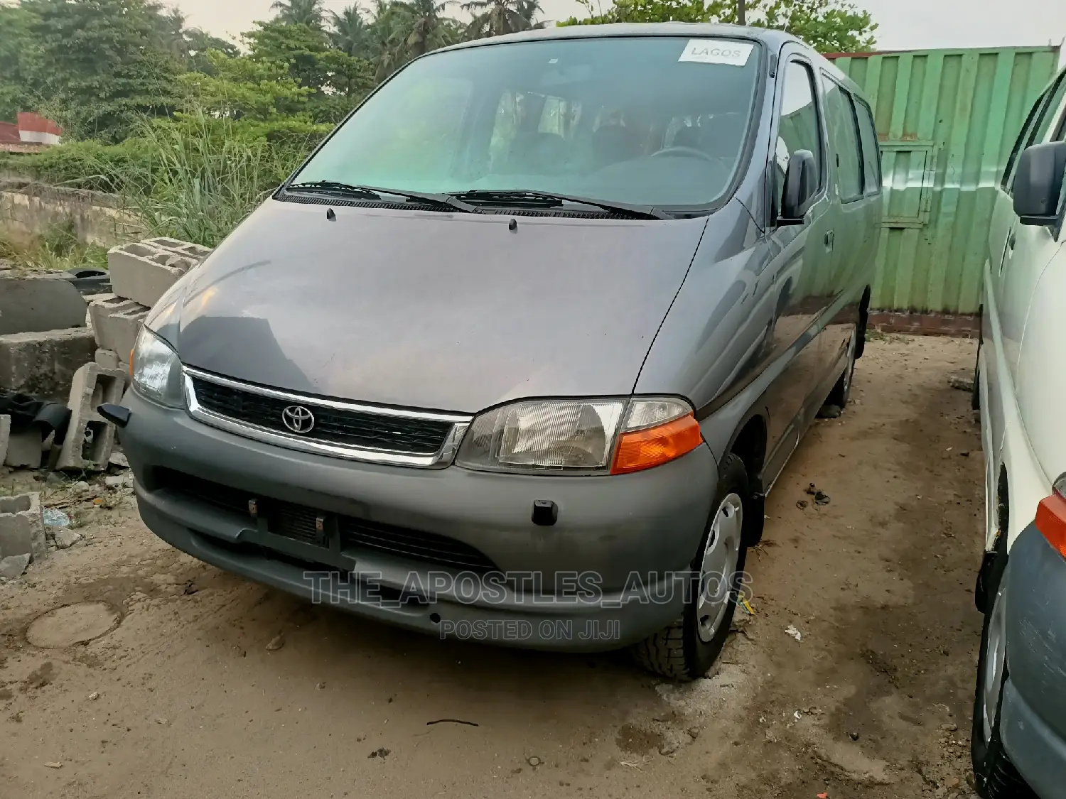 Toyota HiAce 2000 Grey