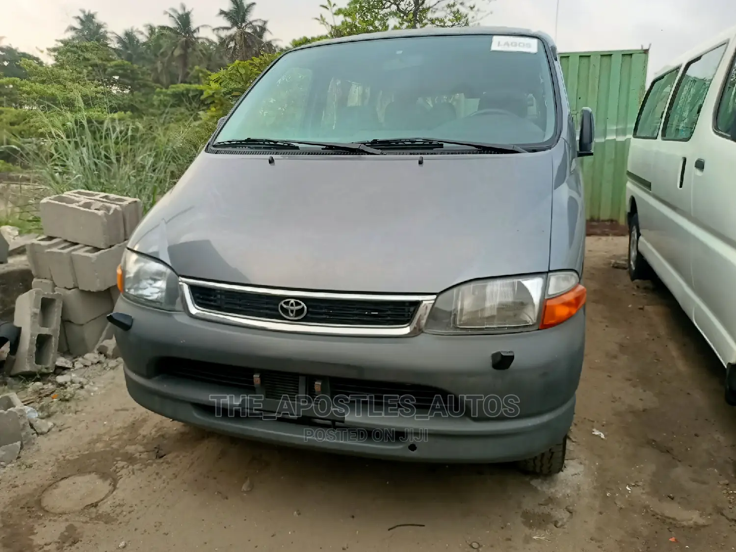 Toyota HiAce 2000 Grey
