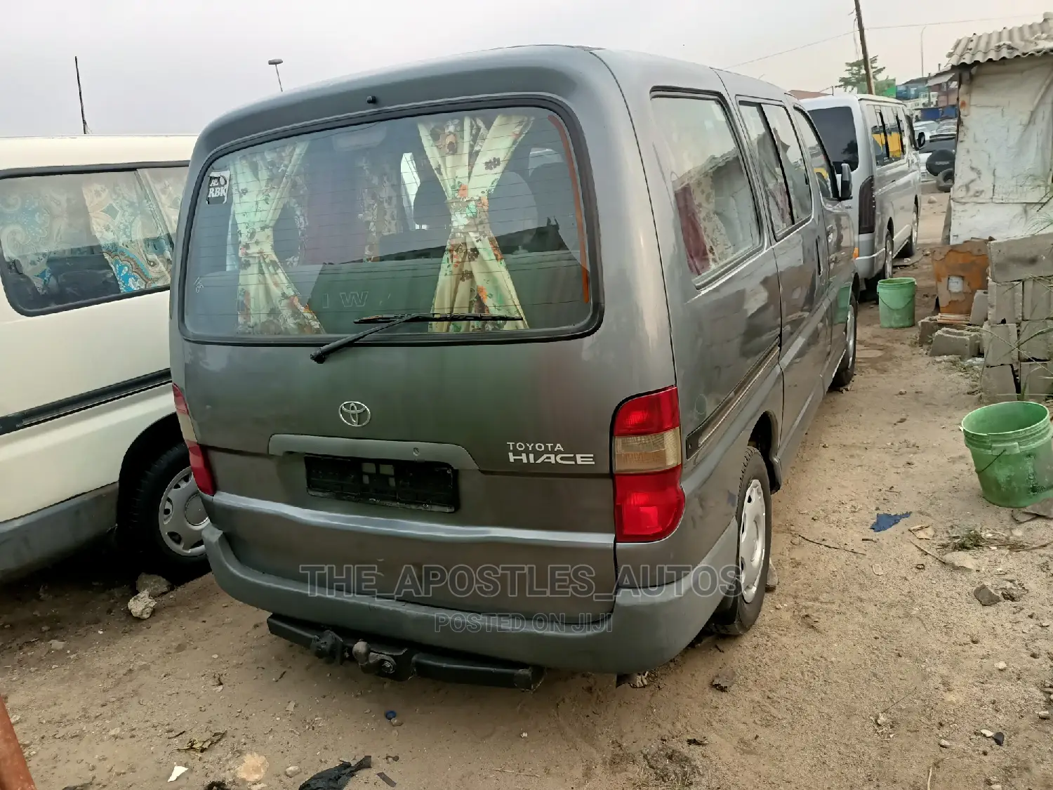 Toyota HiAce 2000 Grey