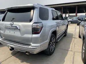 Toyota 4-Runner 2015 Silver