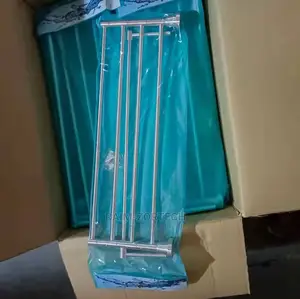 4 Hanging Towel Rail