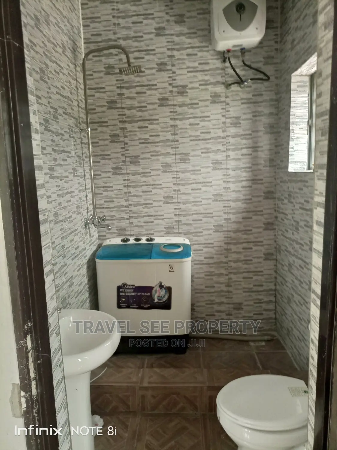 Furnished 3bdrm Bungalow in Peak Park Estate, Lakowe for sale