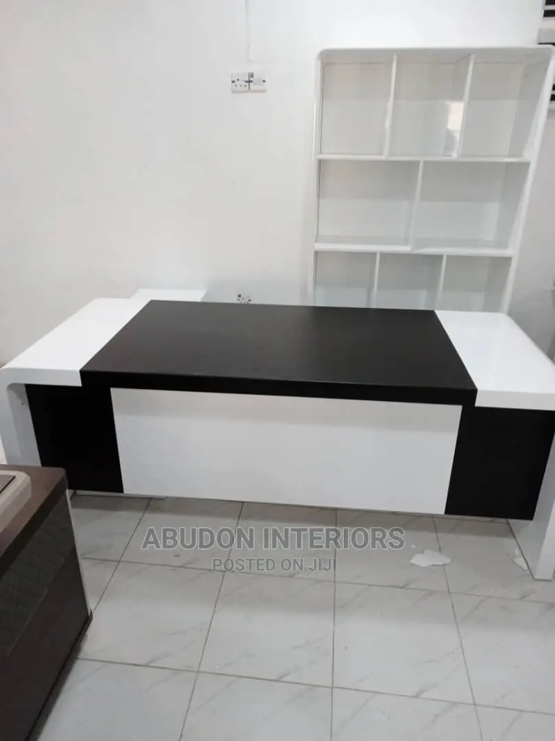 Top Grade Executive Office Table