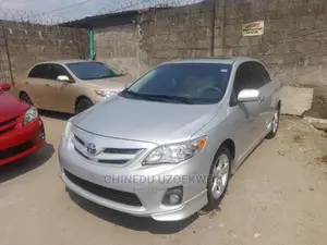 Toyota Corolla 2012 Silver