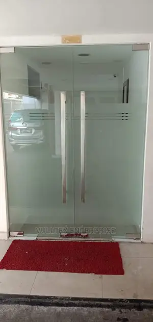 Swing Door 10mm Plain Glass