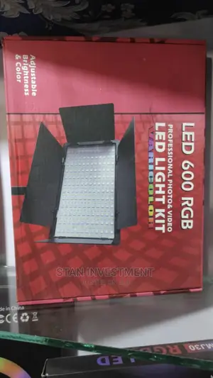 Led 600 Rgb Video Light With Stand