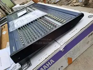 24channel Yamaha Flat Mixer