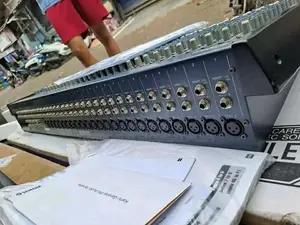 24channel Yamaha Flat Mixer