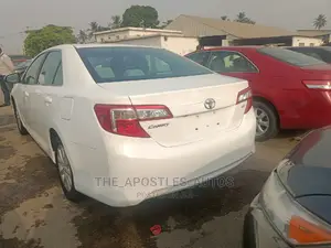 Toyota Camry LE 4dr Sedan (2.5L 4cyl 6A) 2014 White