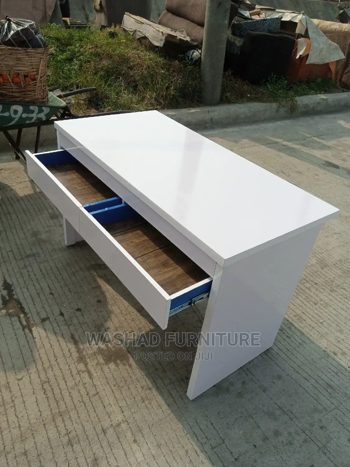 Well Designed White Office Table