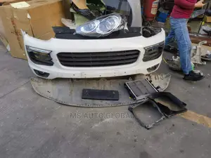 Porsche Cayenne 2016 Headlights and Bumper
