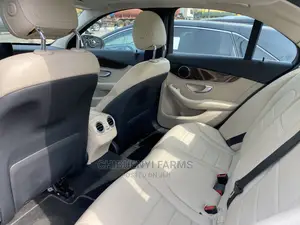 Mercedes-Benz C300 Luxury 4matic Sedan AWD (2.0L 4cyl 7A) 2017 White