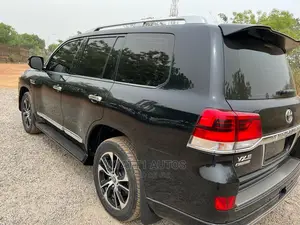 New Toyota Land Cruiser 4.5 V8 VXR 2021 Black