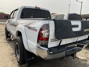 Toyota Tacoma 2012 White