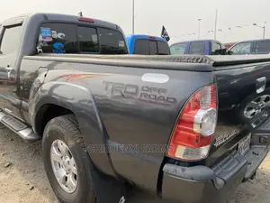 Toyota Tacoma 2015 Gray