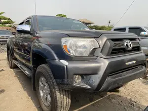Toyota Tacoma 2015 Gray