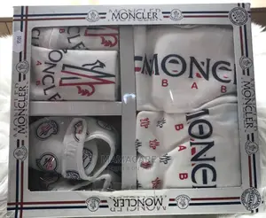 Photo - Moncler 5-Pieces Baby Gift Set