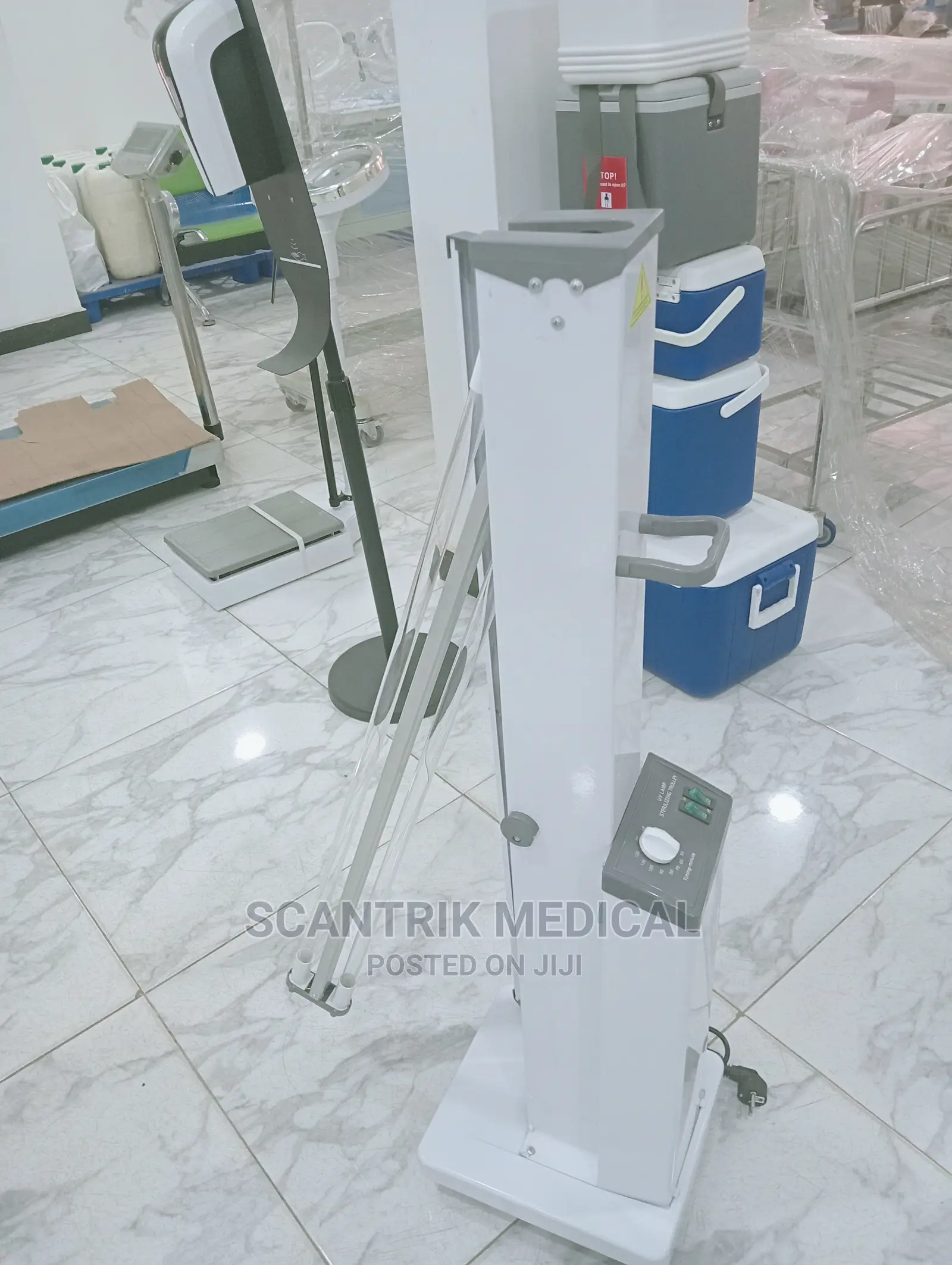 Laboratory UV Lamp Germicidal Trolley for Sterilization